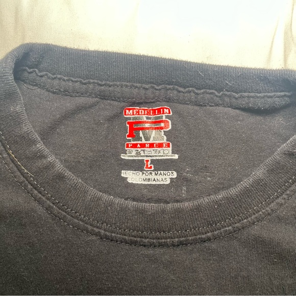 black t-shirt with "It's Colombia not Columbia" design - Picture 7 of 7